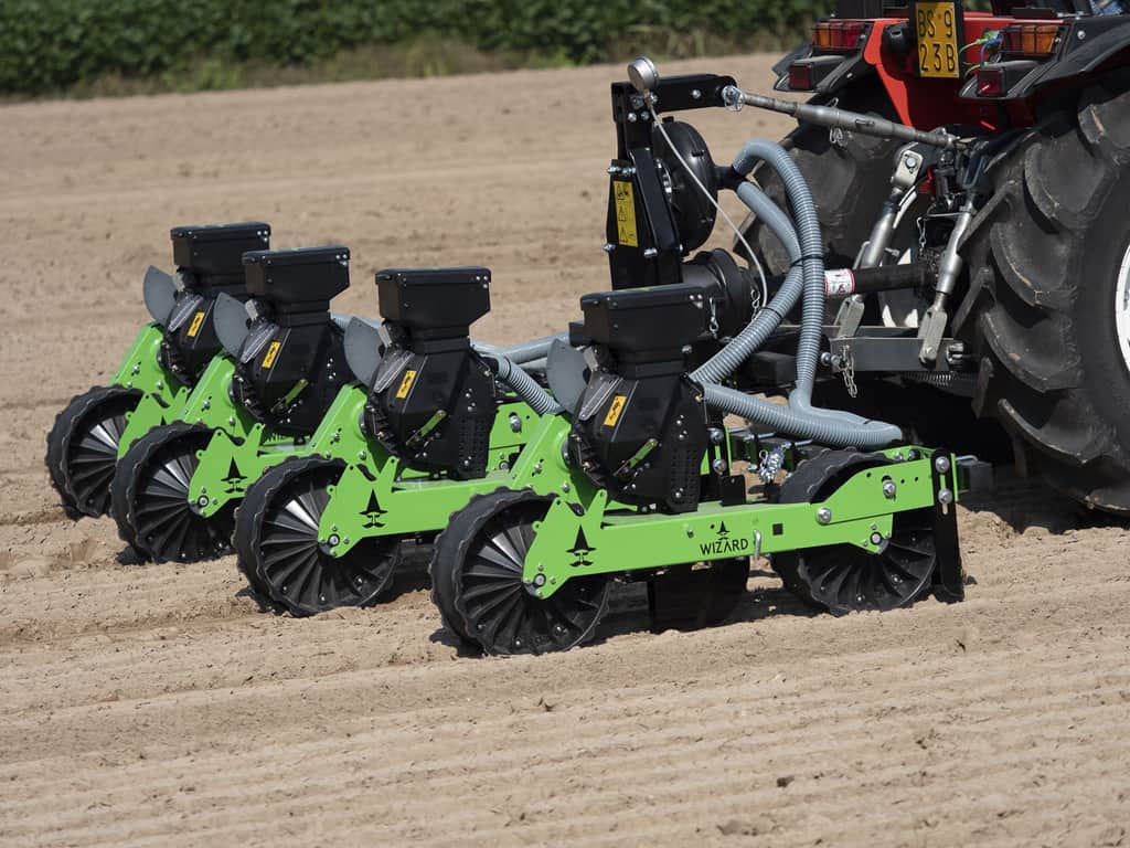 WZ-D40 4 row precision vacuum seeder for tractor